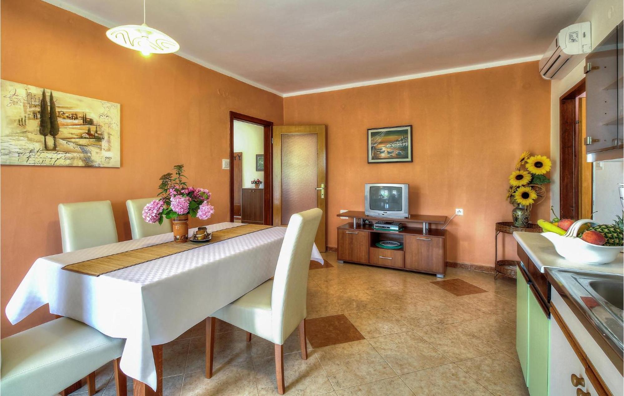 Amazing Apartment In Porec With Wifi Экстерьер фото