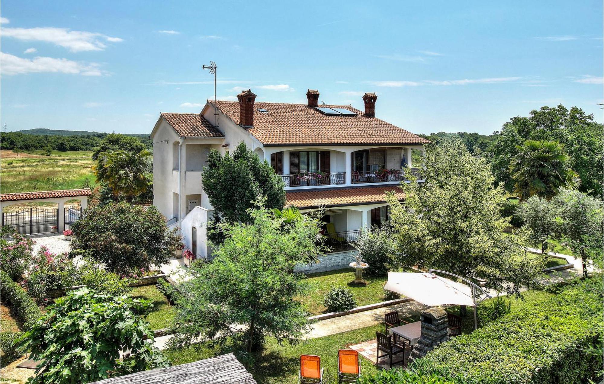 Amazing Apartment In Porec With Wifi Экстерьер фото