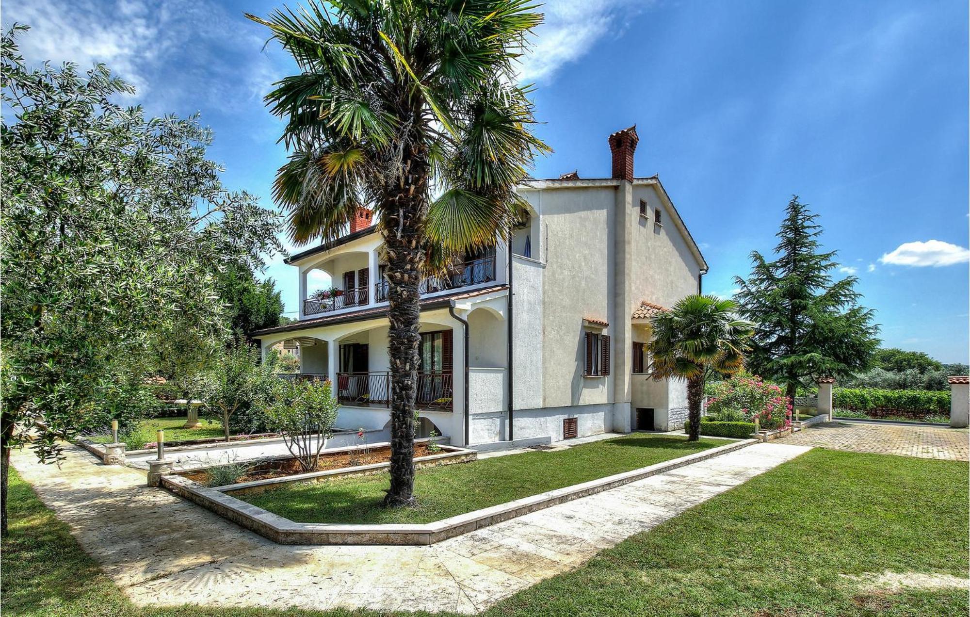 Amazing Apartment In Porec With Wifi Экстерьер фото